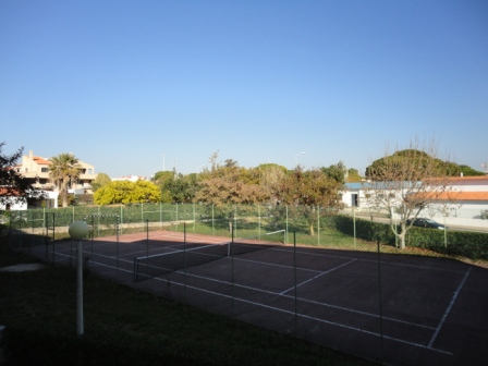 Ferias T2, piscina, campo tenis perto praia, Albufeira